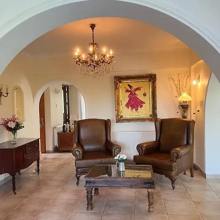 Charming Boutique In Catalkoey